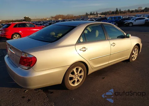 2005 Toyota Camry Xle z USA, uszkodzony, nr VIN 4T1BE30K05U400990